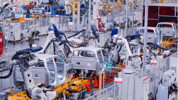 长城汽车荆门工厂高端越野基地迎里程碑，年度第10万辆车成功下线